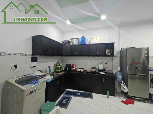Gia đình cần bán nhanh căn nhà trêt 1 lầu phường Tân An Thủ Dầu Một - 1