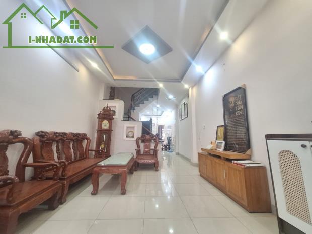 Bán nhà 4 tầng, 60m², 4PN, 3WC, Q.9, 6.4 tỷ, sổ hồng