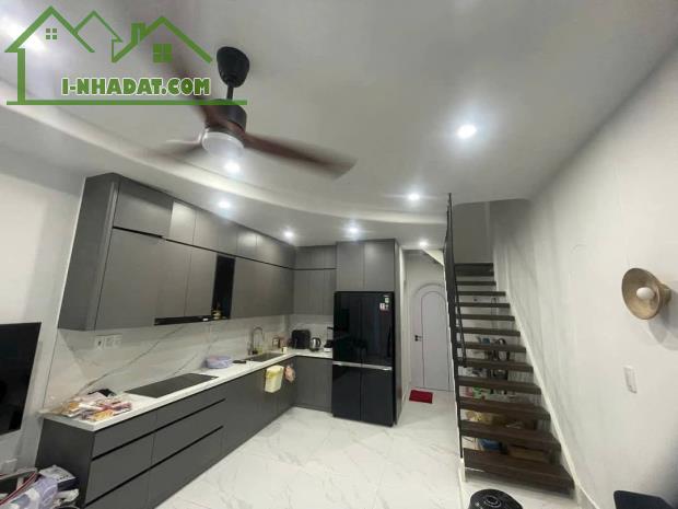 🏡🏡 VỊ TRÍ ĐẸP 150 M RA LÊ VĂN VIỆT 💥 SIÊU PHẨM 2 TẦNG ĐẸP LUNG LINH 56 M² (4×14)