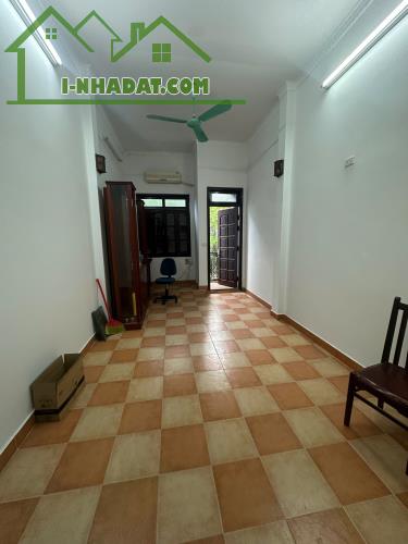 Cho thuê nhà riêng đường Hồng Hà, Hoàn Kiếm 43m x 4T giá 15 triệu, ô tô, kinh doanh - 2