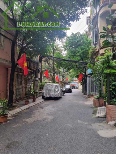 Bán nhà phố Thành Công 36m2, 5 tầng rất đẹp, ô tô tránh đỗ gần hồ Thành Công