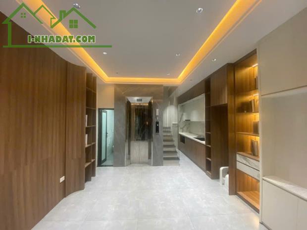 BÁN GẤP NHÀ 5 TẦNG THANG MÁY NGÔ THÌ SỸ, 33M GIÁ NHỈNH 8 TỶ, Ô TÔ GẦN