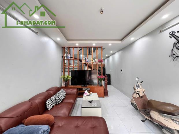 BÁN NHÀ ĐẸP CHÍNH CHỦ PHỐ NGUYỄN KHUYẾN , HÀ ĐÔNG 8 TỶ