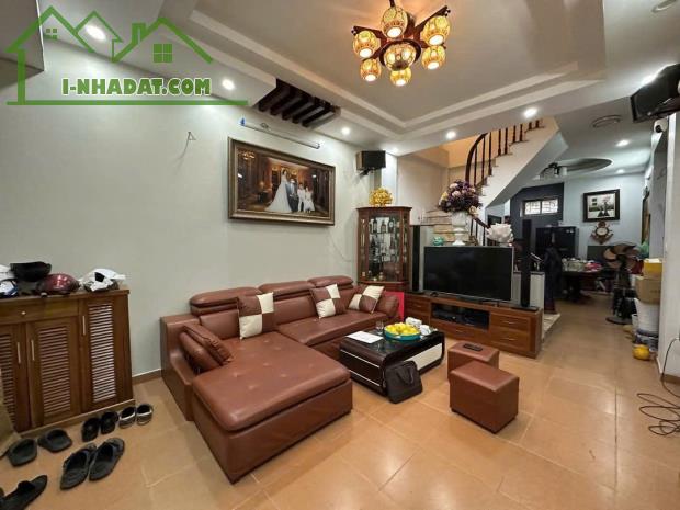 BÁN NHÀ: TRẦN PHÚ - HÀ ĐÔNG.                                   +DT:50M2 X 4T X 4M.MT.