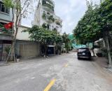 Đất đẹp đường to vỉa hè rộng giá rẻ khu đấu giá Giang Biên DT 73m2 . Giá 225  triệu / m2