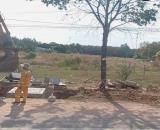 Đất ngay mặt tiền QL13 giá rẽ do đang cần tiền