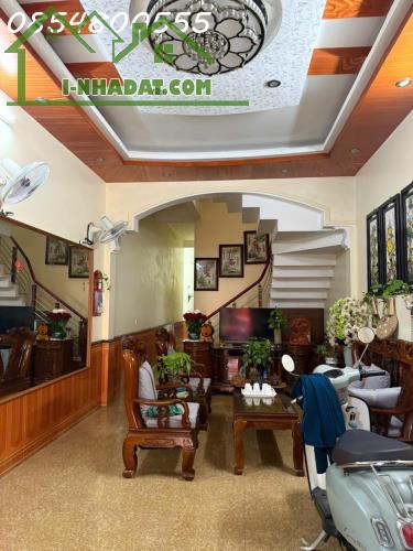 Bán nhà 3 tâng mới đẹp cách bệnh viện Đông Y 100m