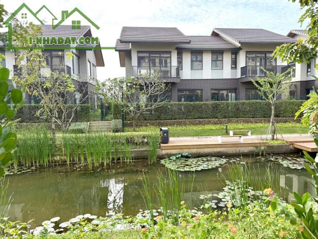 Bán căn Biệt Thự Đảo Vip 69 căn, DT 633m2 giá bán 42.7  tỷ View sông, bể bơi riêng Water