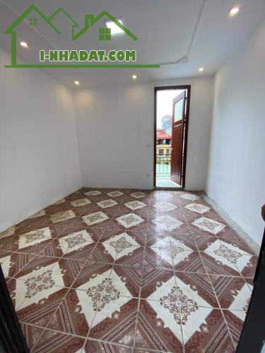 Cho thuê nhà nguyên căn ngõ 281 trương Định, 4 tầng x 34m2, 2 ngủ, 8.5 Triệu/ tháng - 3
