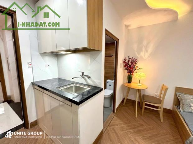 Căn Hộ Full Nội Thất Ban Công Rộng 30m2 ở Tân Cảng Gần Vòng Xoay Hàng Xanh Bình Thạnh - 1