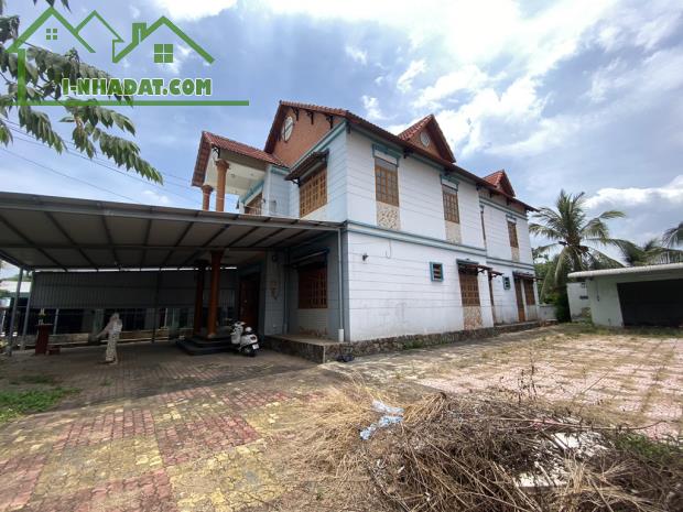 BÁN BIỆT THỰ SÂN VƯỜN 1000m2, 2 TẦNG, NGUYỄN XIỂN, GẦN VINHOMES, LONG BÌNH, QUẬN 9