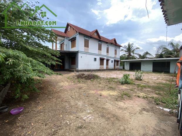 BÁN BIỆT THỰ SÂN VƯỜN 1000m2, 2 TẦNG, NGUYỄN XIỂN, GẦN VINHOMES, LONG BÌNH, QUẬN 9 - 1