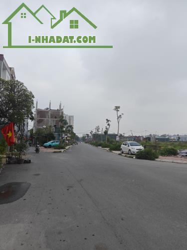Bán nhà Ngọc Thụy Long Biên 50m2, thang máy, ô tô thông, kinh doanh, 200m ra Hồng Tiến, H - 1