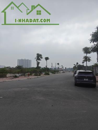 Bán nhà Ngọc Thụy Long Biên 50m2, thang máy, ô tô thông, kinh doanh, 200m ra Hồng Tiến, H - 2