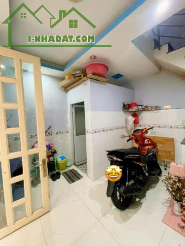SIÊU VÍP ĐƯỜNG SỐ HẺM P4 Q4 

- NHÀ ĐẸP 3 TẤM BTCT HOÀN CÔNG 

- KHÔNG QUY