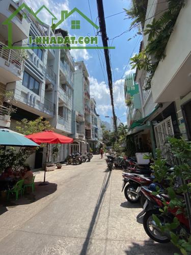 CẦN TIỀN BÁN GẤP NHÀ HXH NGUYỄN THỊ TẦN, P2 Q8, Dt: 50m2( 4 X 12m) 3TẦNG, Chỉ 8.8 Tỷ