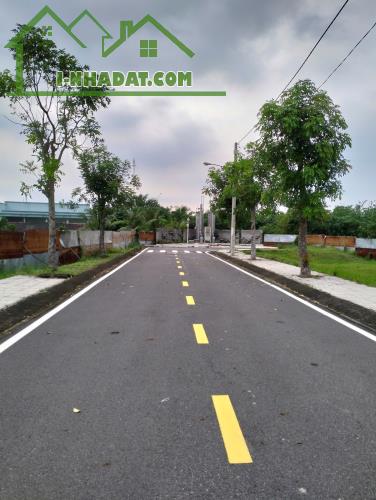 Chính Chủ Gửi Bán Đất Tỉnh Lô 10 ,Đức Hòa ,Long An .64m2 Thổ Cư ,SHR Giá 850Tr