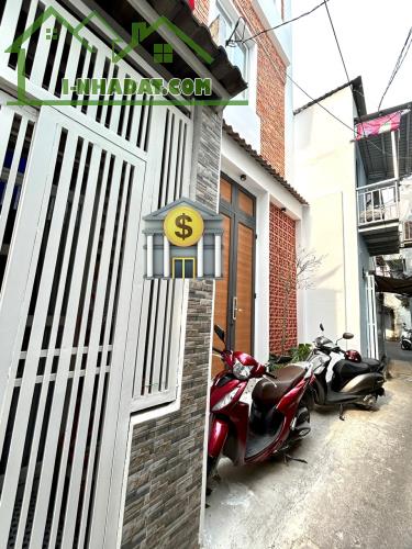 CHÍNH CHỦ BÁN NHÀ KHÁNH HỘI - NHÀ ĐẸP- ĐI VÀI BƯƠC RA GẶP XE HƠI- THÔNG RA TÔN THẤT - 1