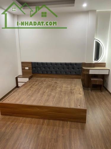 BÁT KHỐI- LONG BIÊN -NHÀ MỚI ĐẸP Ở NGAY - NỘI THẤT XỊN SÒ - NGÕ THÔNG- GIÁ 4.9 tỷ - 3