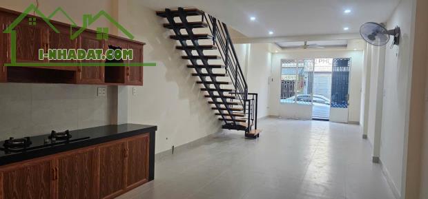 Nhà Cho thuê mặt tiền đường Phường bình Hưng hòa A. Quận bình Tân. HCM