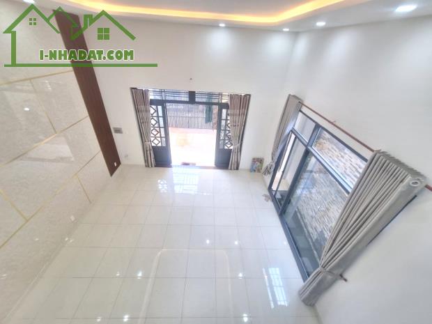 Bán Nhà 2 Tầng Hẻm Xe Hơi Gần Chợ Kiến Thiết Hiệp Phú Thủ Đức 122m2_5.5*20  chỉ 6.2 tỷ - 2