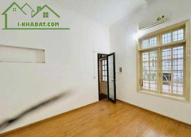 Cần bán gắp nhà mặt ngõ ô tô, thông các ngả, 55m2, 3tầng, 7,7 tỷ  MT khủng, ở  thoáng sáng - 3