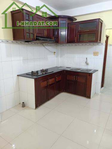 Bán nhà rẻ Q8 gần mặt tiền Tuy Lý Vương p13 , 3 tầng đúc không lộ giới 4 PN nhỉnh 4 tỷ - 3