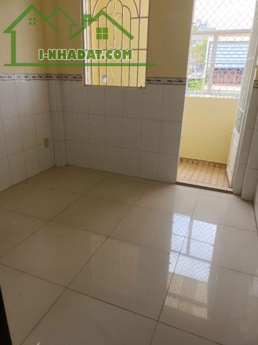 Bán nhà rẻ Q8 gần mặt tiền Tuy Lý Vương p13 , 3 tầng đúc không lộ giới 4 PN nhỉnh 4 tỷ - 5