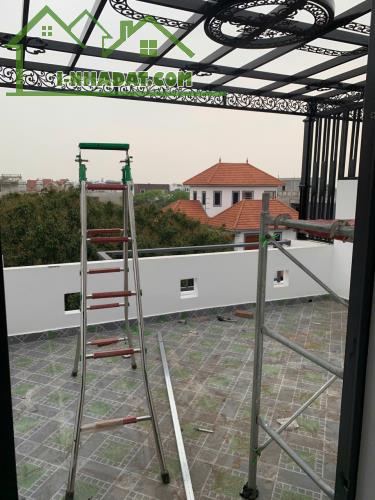 Rẻ + rộng + đẹp nhà 4T*41m2, ngay trục QL6 cách bến xe YN 10p đi xe ngõ rộng ô tô đỗ cửa