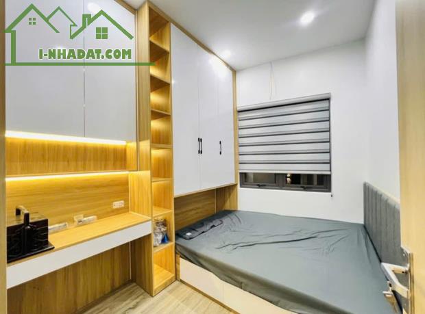 Ngay chợ Đồng Mai, UBND, trường học liên cấp. Ôtô gần, xe bus thuận tiện. Nhỉnh 3 tỷ - 1