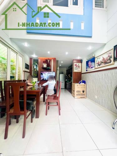 HẠ GIÁ 300 TRIỆU – NHÀ ĐẸP HẺM Ô TÔ GẦN ĐẦM SEN, GIÁ CHỈ 4.9 TỶ – CHÍNH CHỦ XÂY Ở KIÊN CỐ