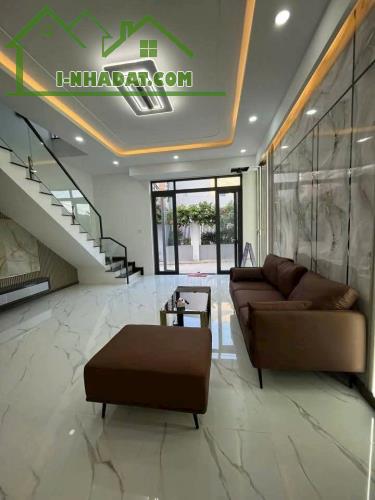 Nhà mới xây cổng sau CTY Pouchen 2.75 tỷ/63 m21 lầu 1 trệt - 1