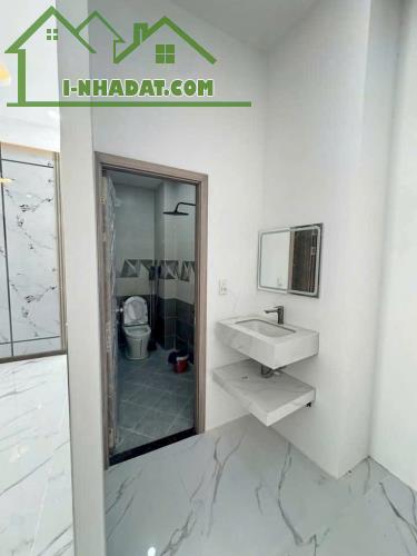 Nhà mới xây cổng sau CTY Pouchen 2.75 tỷ/63 m21 lầu 1 trệt - 4