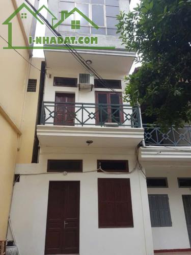 Cho thuê nhà nguyên căn ngõ Gốc Đề, 3 tầng x 40m2, 3 phòng ngủ, 7.5 Triệu/tháng