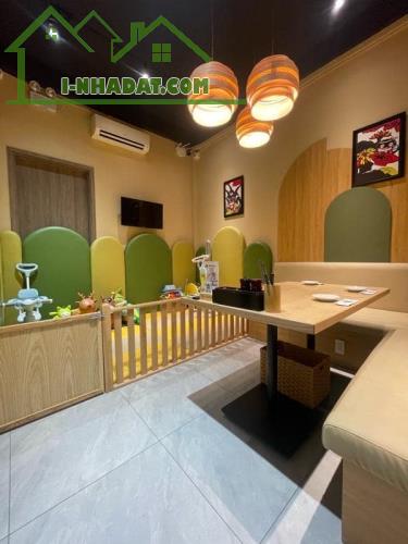 ⚜️ Nhà Hàng  Mặt Phố Kim Mã, Ba Đình, 101m2 5T Thang Máy MT 5.2m, Chỉ 55 TỶ ⚜️