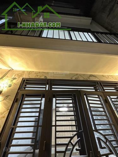 Bán nhà phố Nguyễn Ngọc Nại DT: 41m x 7tầng MT:4m Ôtô 7 chỗ vào nhà