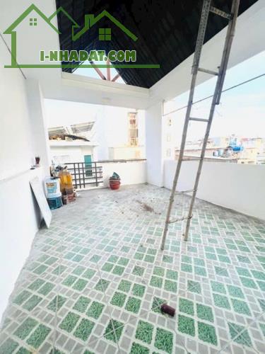 BÁN NHÀ BÌNH TÂN SÁT TÊN LỬA - HẺM NHỰA 6M - 3 TẦNG 4PN - 68M2 CHỈ NHỈNH 5 TỶ TL - 5