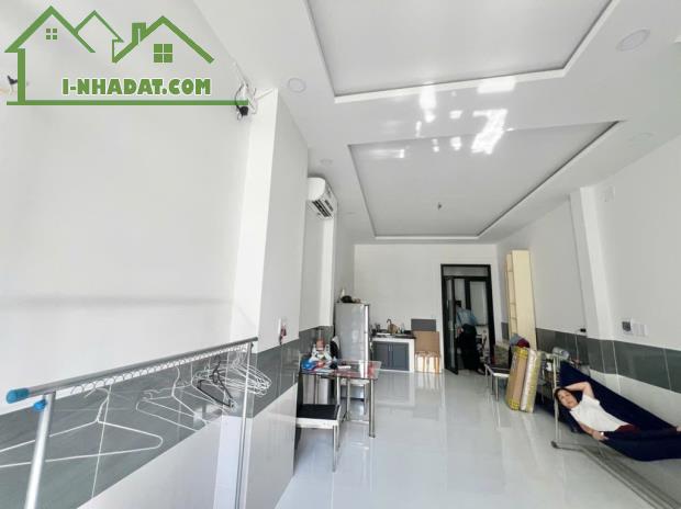 nhà đẹp gần eaon bình tân xe hơi ngủ trong nhà 3tầng 5phòng ngủ chủ gấp bán ace nhanh tay - 4
