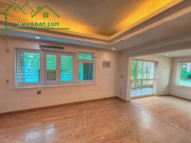 MẶT HỒ-ÔTÔ TRÁNH-LÔ GÓC 3 THOÁNG-64M 15xTỶ-NGỌC LÂM LONG BIÊN-KINH DOANH CỰC ĐỈNH