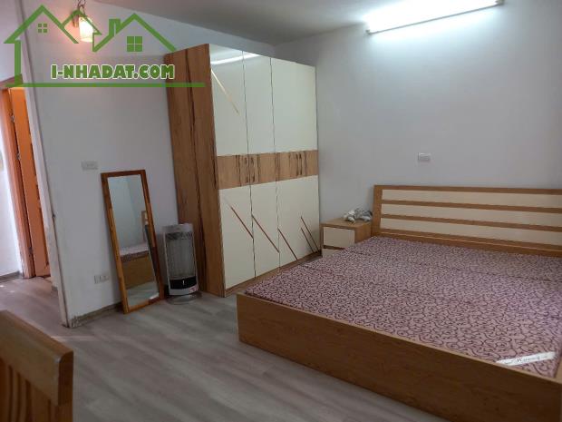 Cho thuê căn hộ tầng 4 Phố Tạ Quang Bửu, 65m2, 2 ngủ, 7.5 Triệu - 1