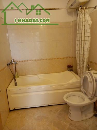 Cho thuê căn hộ tầng 4 Phố Tạ Quang Bửu, 65m2, 2 ngủ, 7.5 Triệu - 2