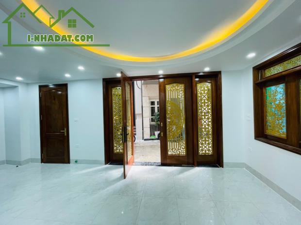 ĐỘC QUYỀN! NHÀ MỚI ĐÀO TẤN_THANG MÁY_Ô TÔ ĐỖ CỬA_GIÁ TỐT.
