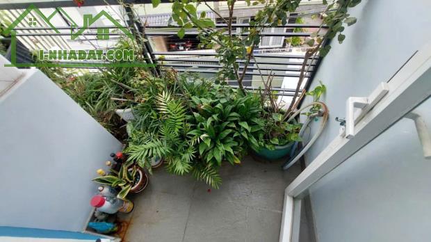 Bán nhà gần Hoa Lư Hiệp Phú Ngã 4 Thủ Đức 3 tầng HXH 65m2 chỉ 6,2 Tỉ.