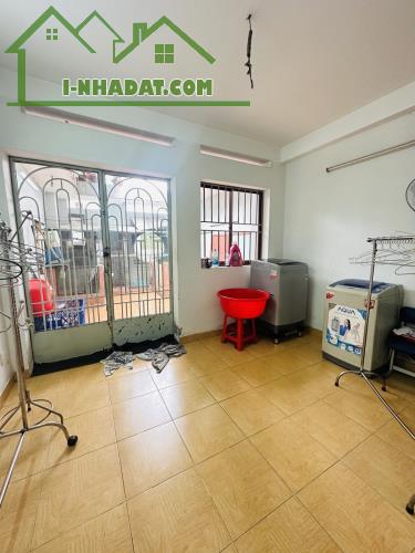 Bán Nhà Riêng Trương Công Định - Tân Bình- Xe Hơi Đỗ Cửa 45 m2 Nhỉnh 6 Tỷ