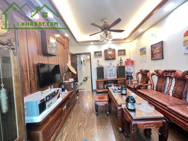 BÁN NHÀ MẶT PHỐ NỘI THẤT SỊN SÒ VIEW HỒ LINH ĐÀM 40M 5 TẦNG