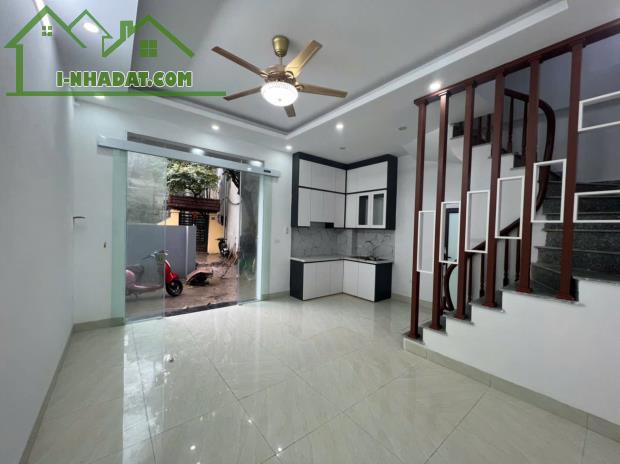 Cần Bán Nhà Lĩnh Nam 31m 5 Tầng 4 Phòng Xây Mới Giá 5.95Tỷ Sổ Chính Chủ - 2
