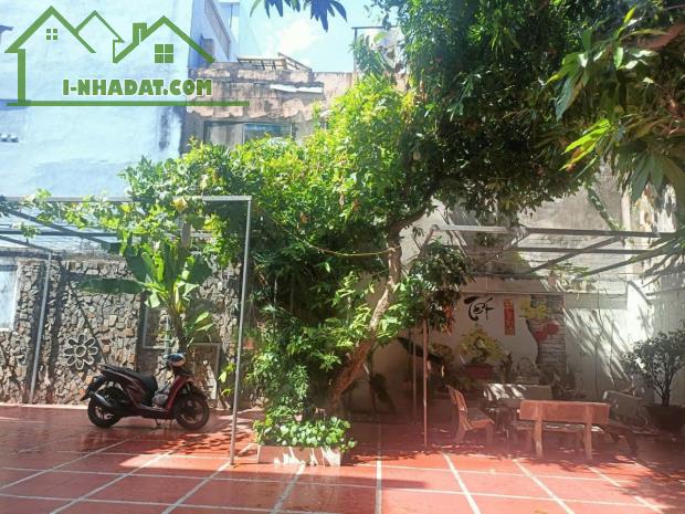 Bán căn nhà sân vườn ở mặt tiền ngay trung tâm Hải Châu, TP. Đà Nẵng - 1