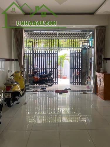 BÁN NHÀ 4 TẦNG – XE HƠI VÀO TẬN NHÀ – TRẦN XUÂN SOẠN, QUẬN 7
. GIÁ NHỈNH 10 TỶ - 2