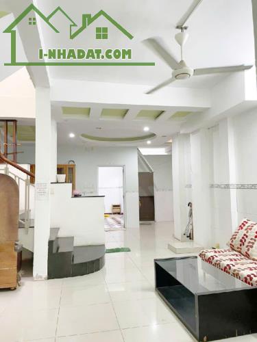 Chính chủ bán gấp nhà Nguyễn Duy 107m2 P9Q8 - Có dòng tiền cho thuê 15 triệu hàng tháng