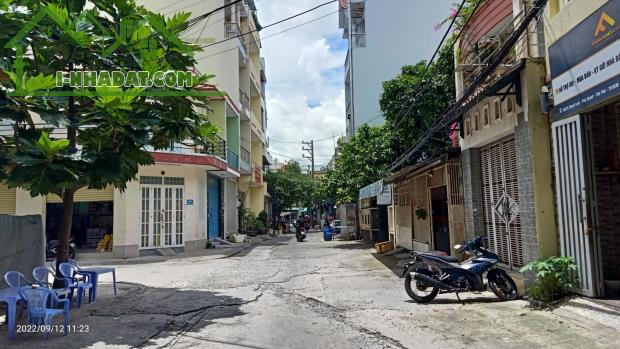 HXH vào  nhà 65m2, 3 tầng đúc, Thạch Lam, VIP Tân Phú, giá chỉ 5 tỷxx